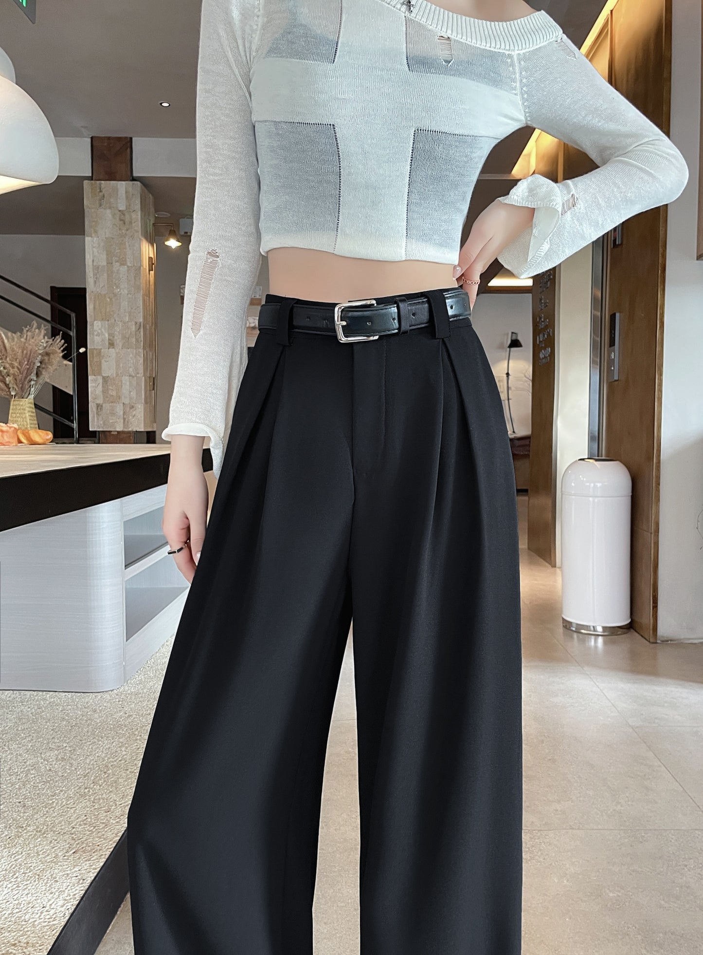 Wide-leg Trouser