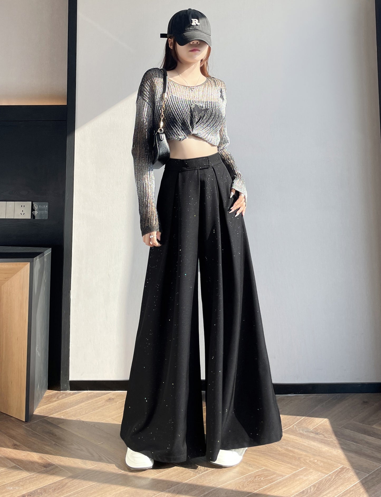Wide-leg Trouser