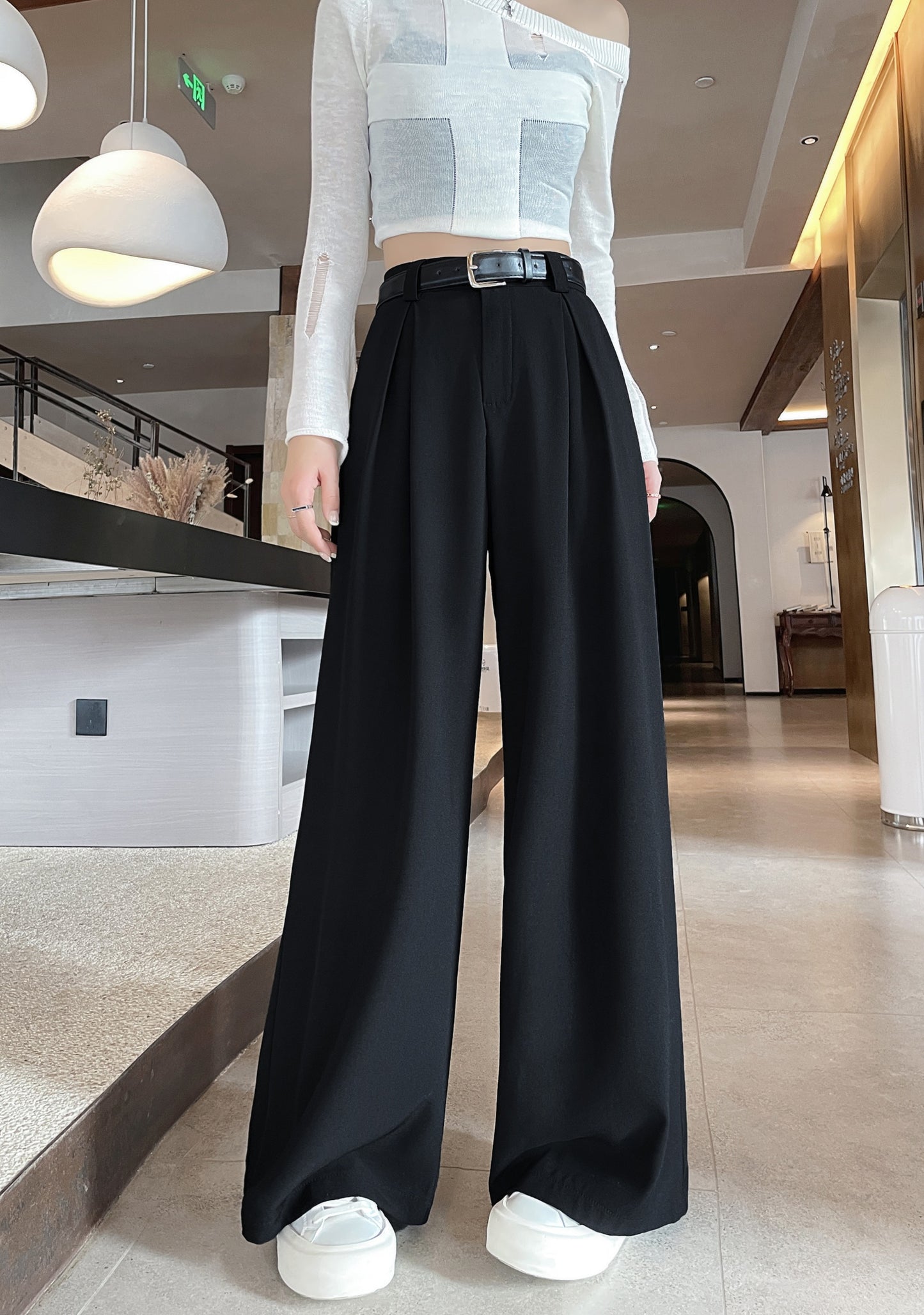 Wide-leg Pants