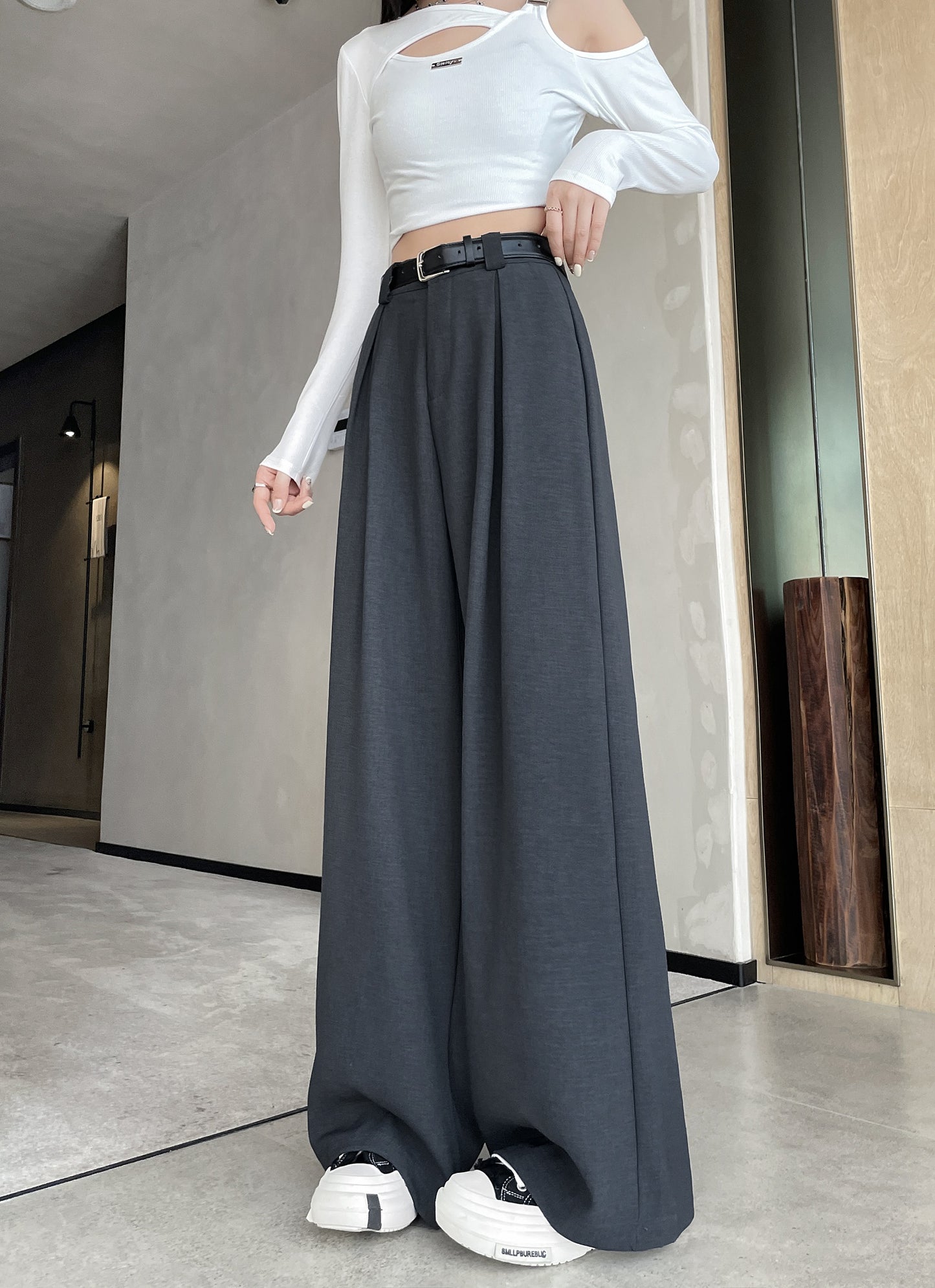 Wide-leg Pant
