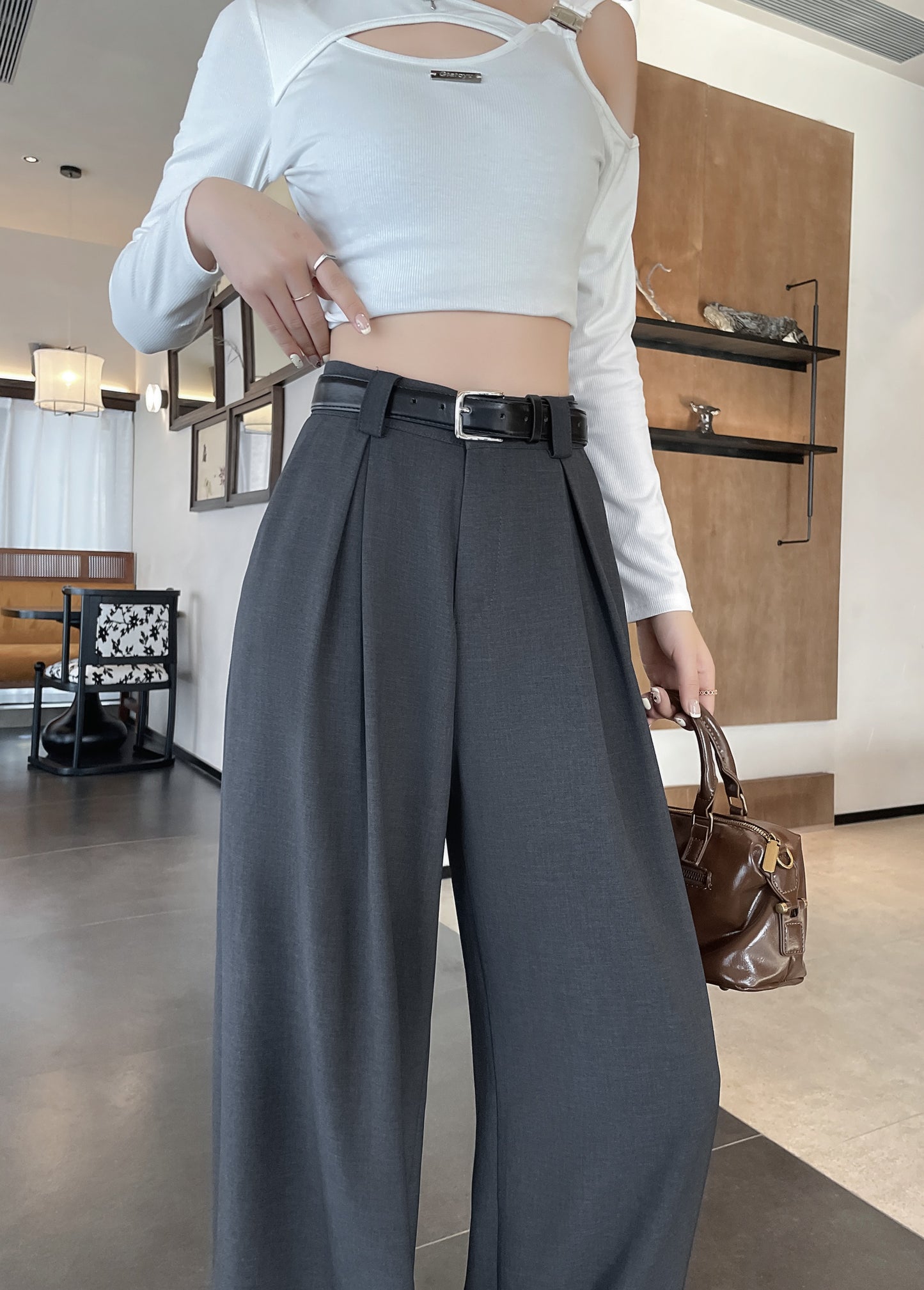Wide-leg Trousers