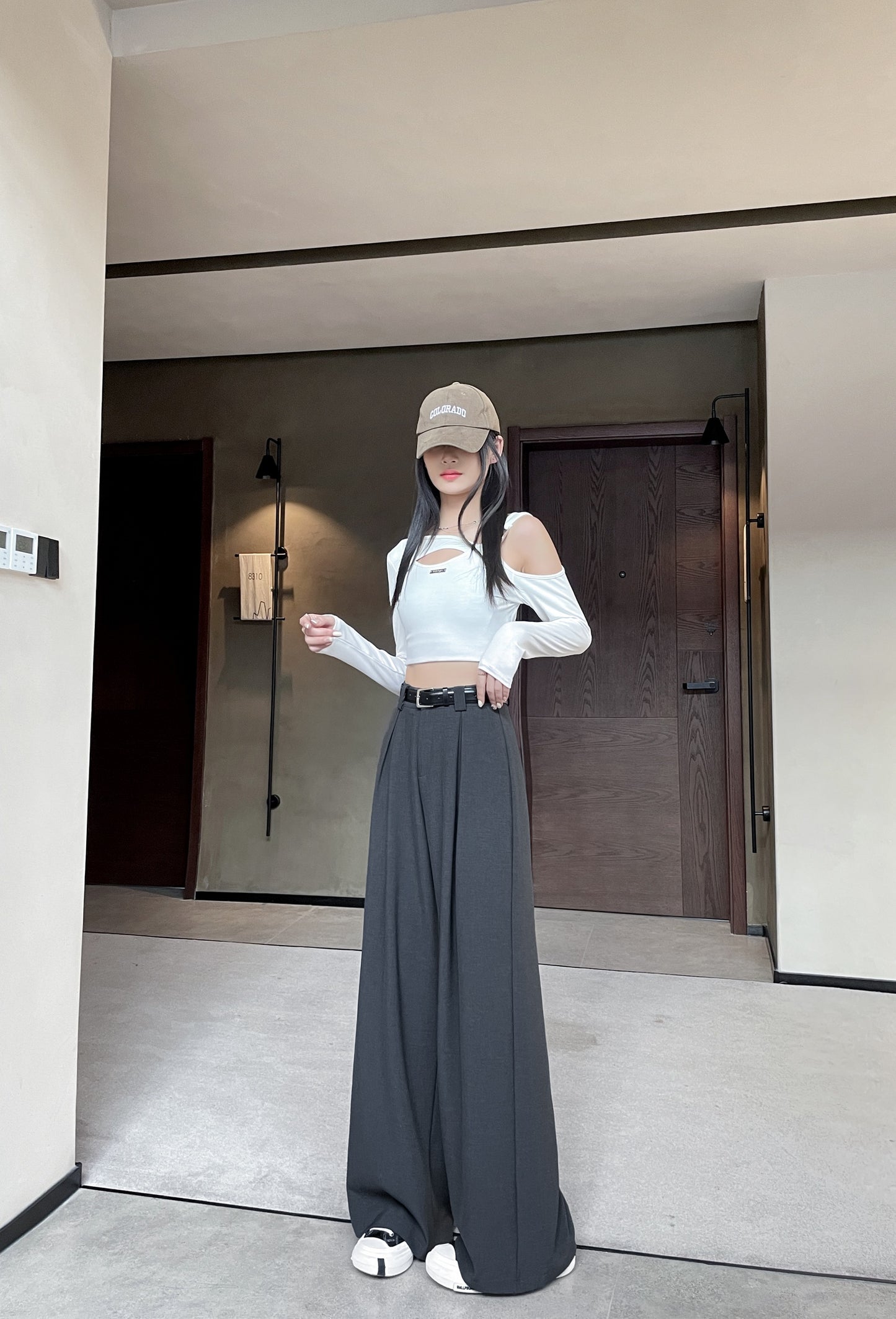 Wide-leg Pants