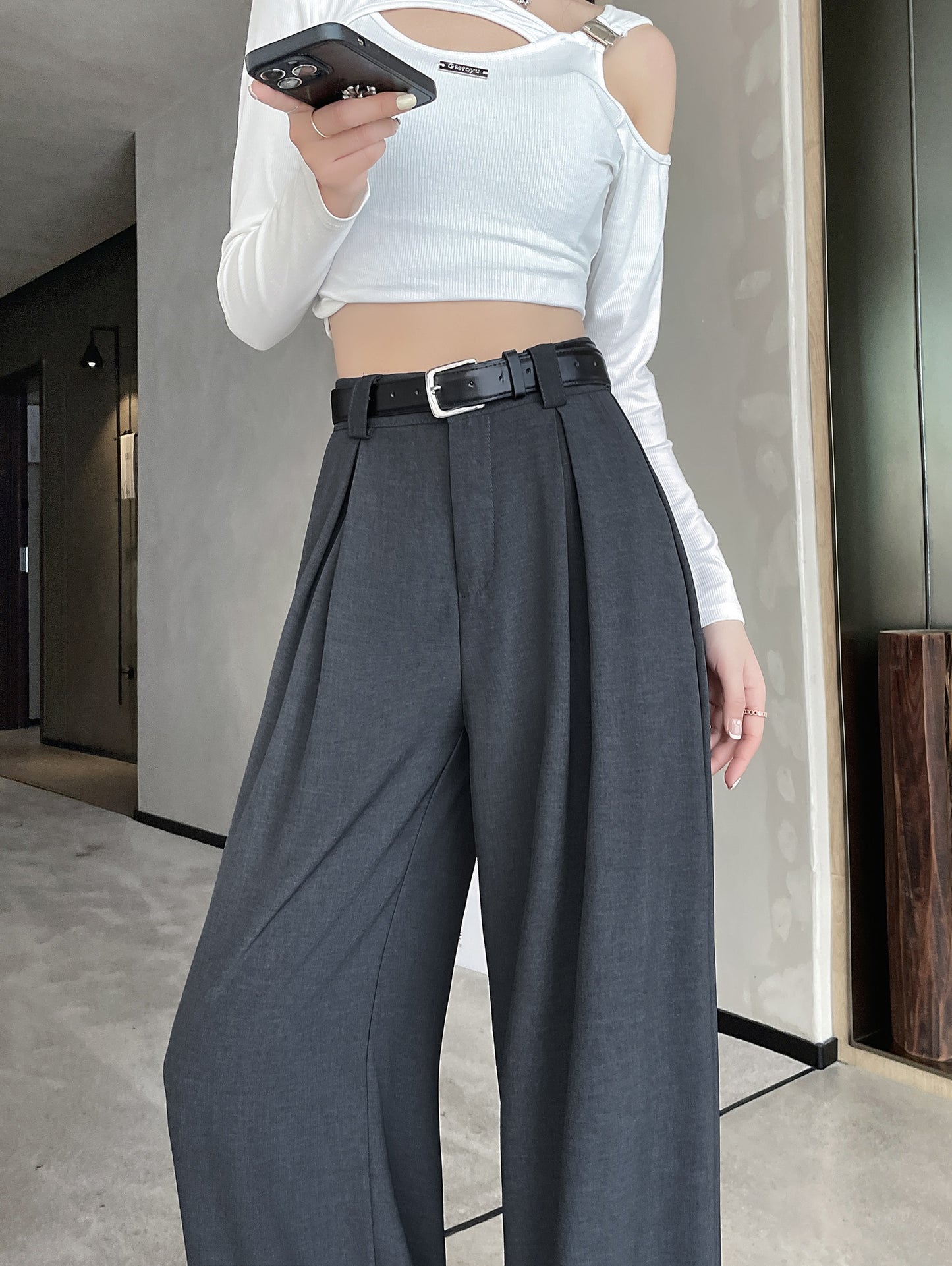 Wide-leg Pants