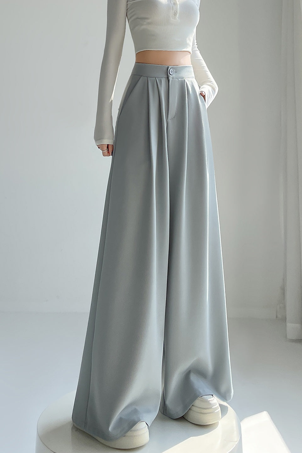 Wide-leg Trousers