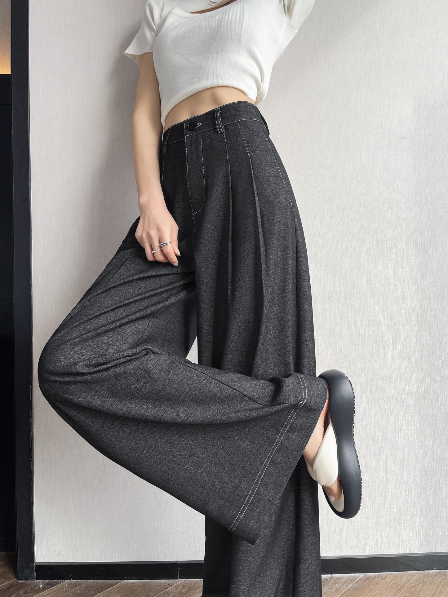 Wide-leg Trouser