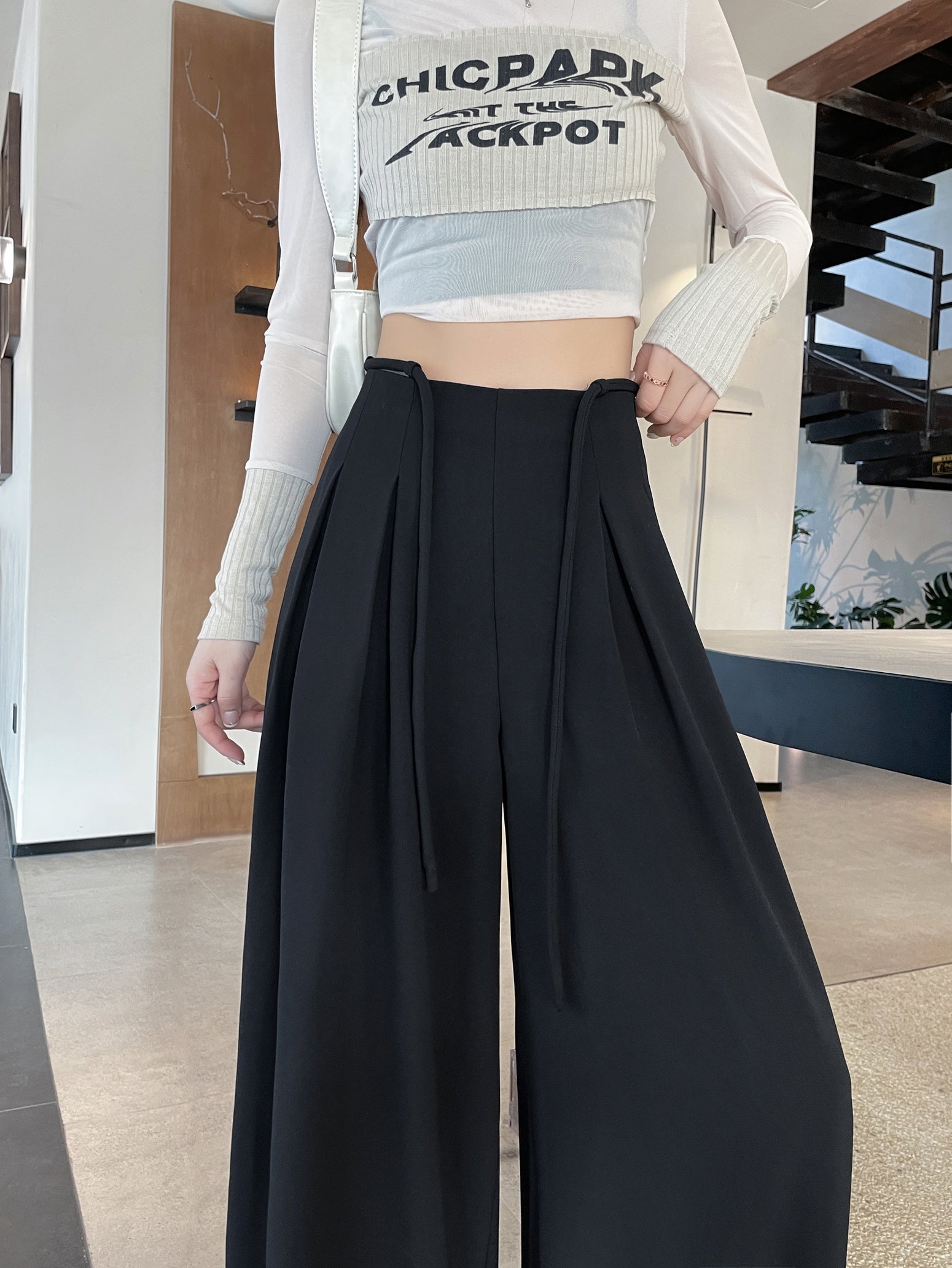 Wide-leg Pants