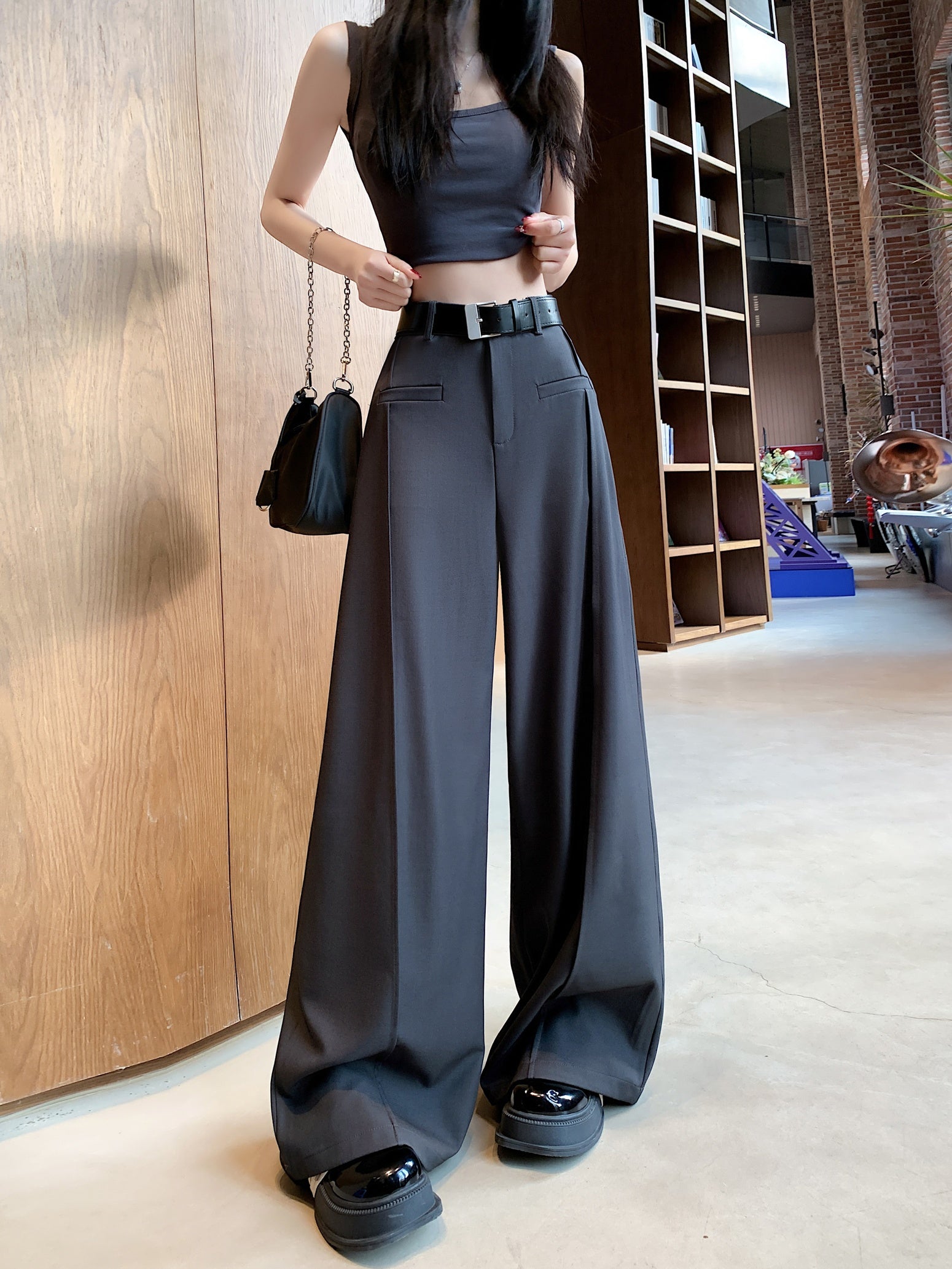 Wide-leg Trouser