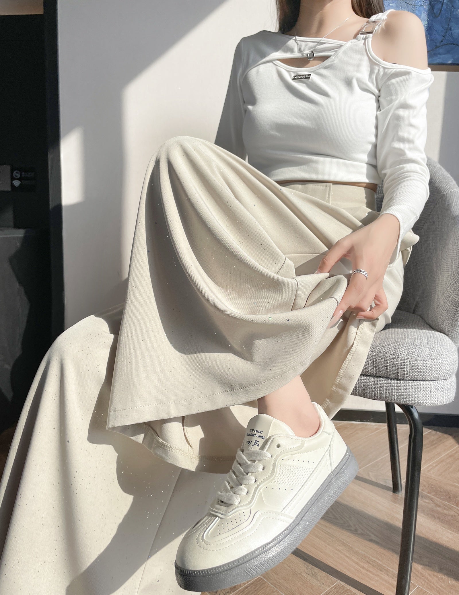 Wide-leg Pants