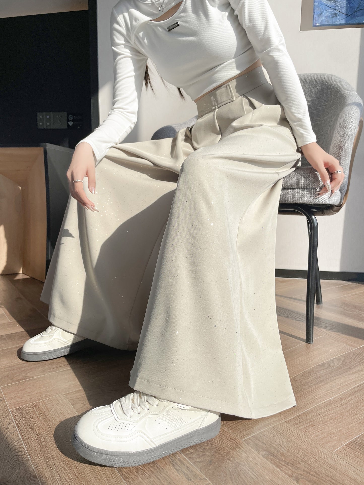 Wide-leg Trouser