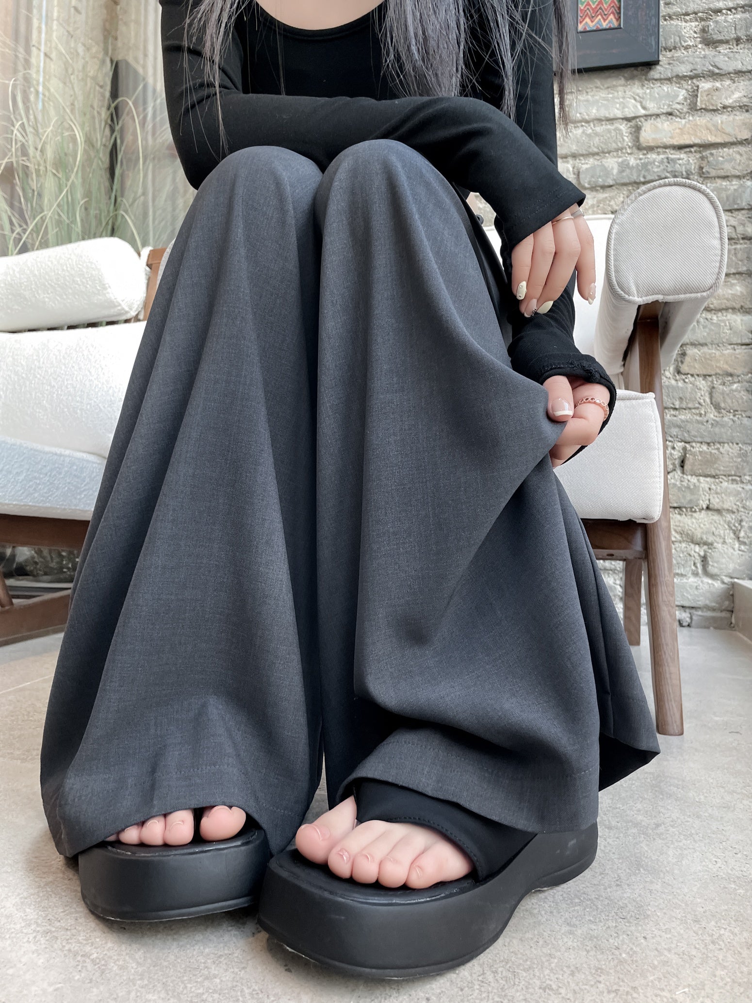 Wide-leg Trouser
