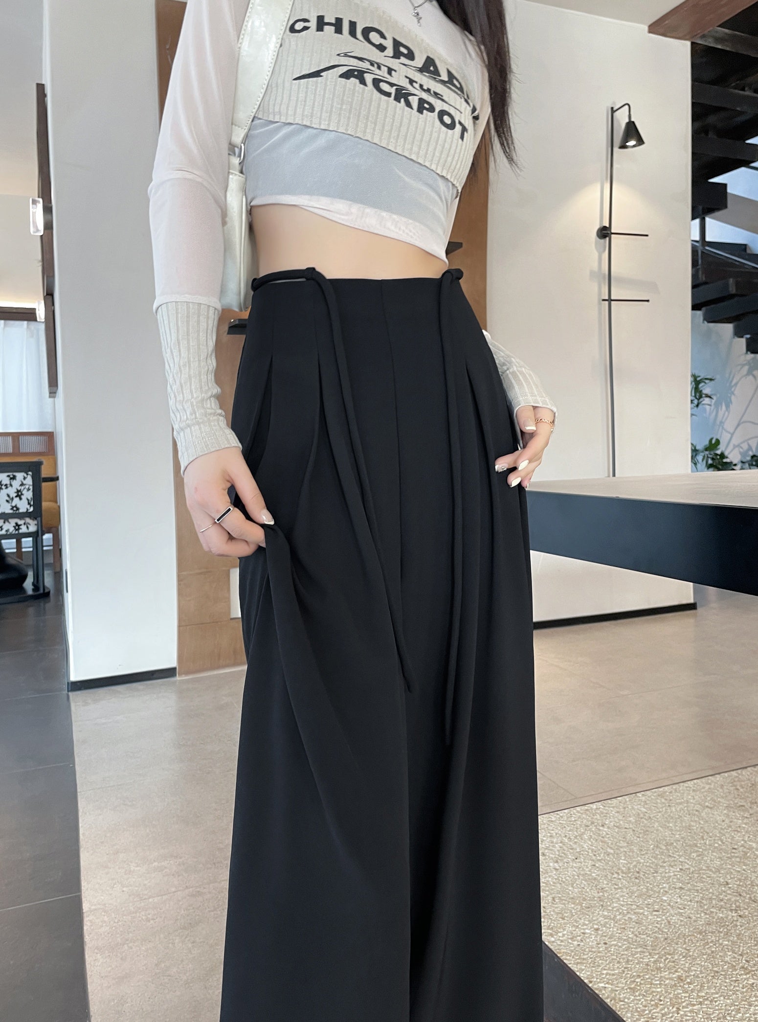 Wide-leg Pants