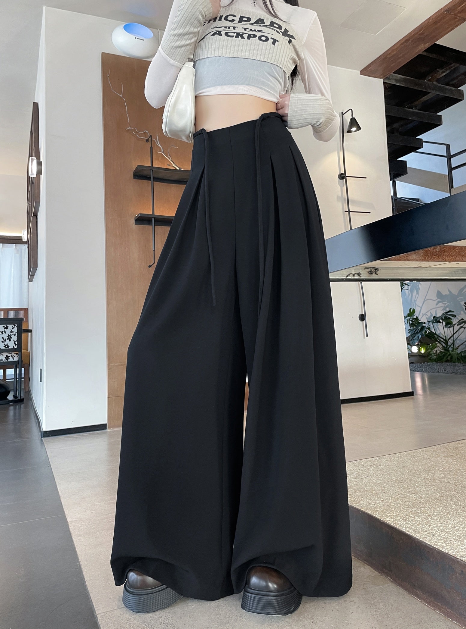 Wide-leg Pants