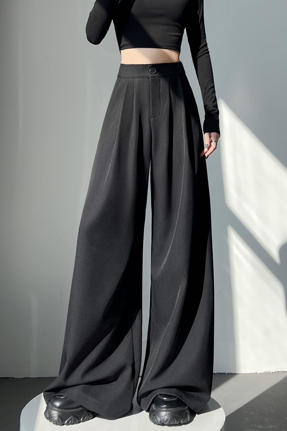 Wide-leg Trousers