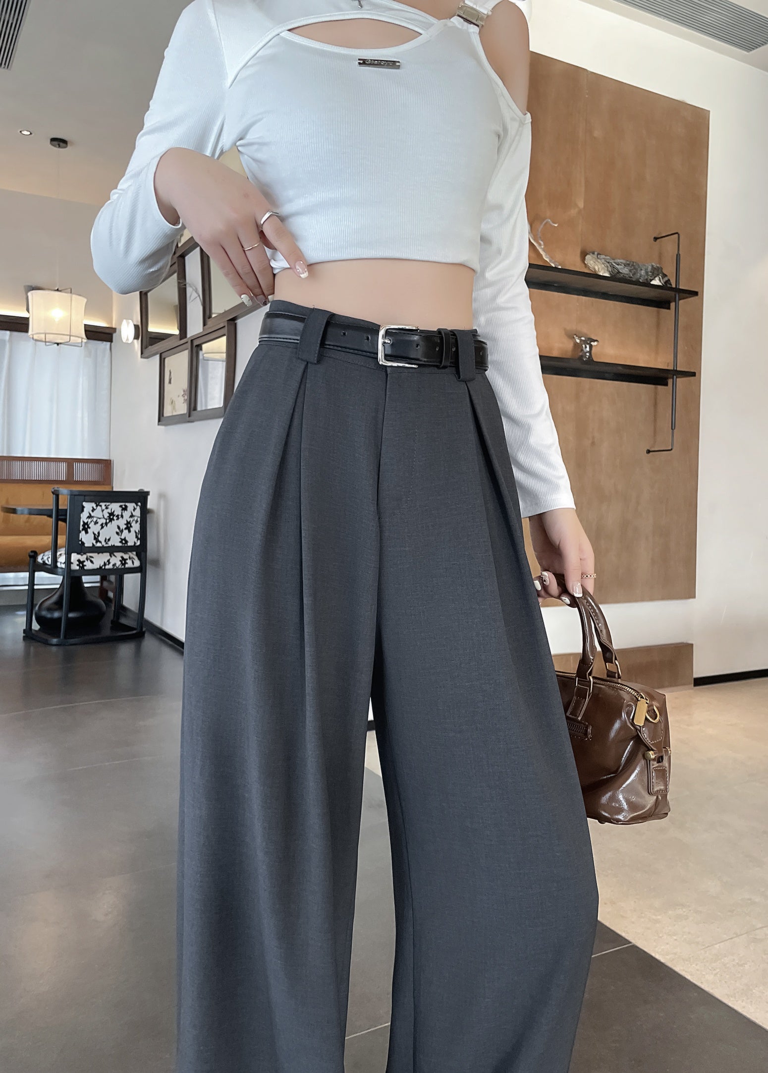 Wide-leg Trousers