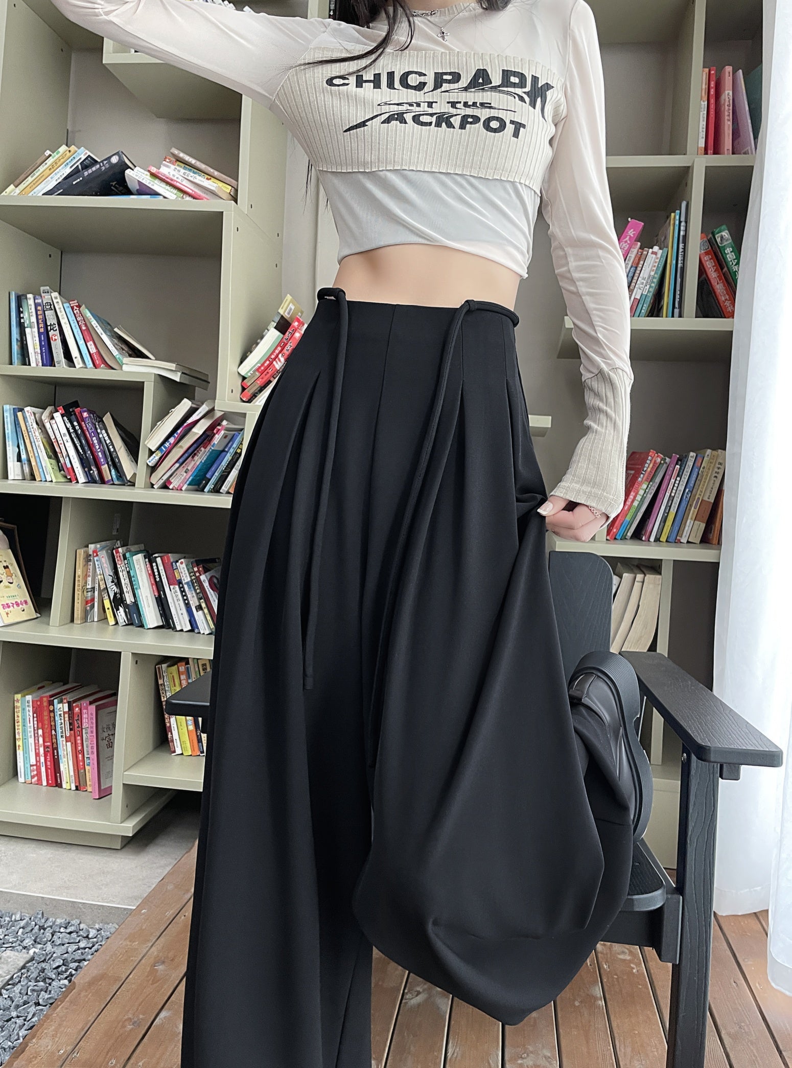 Wide-leg Trouser
