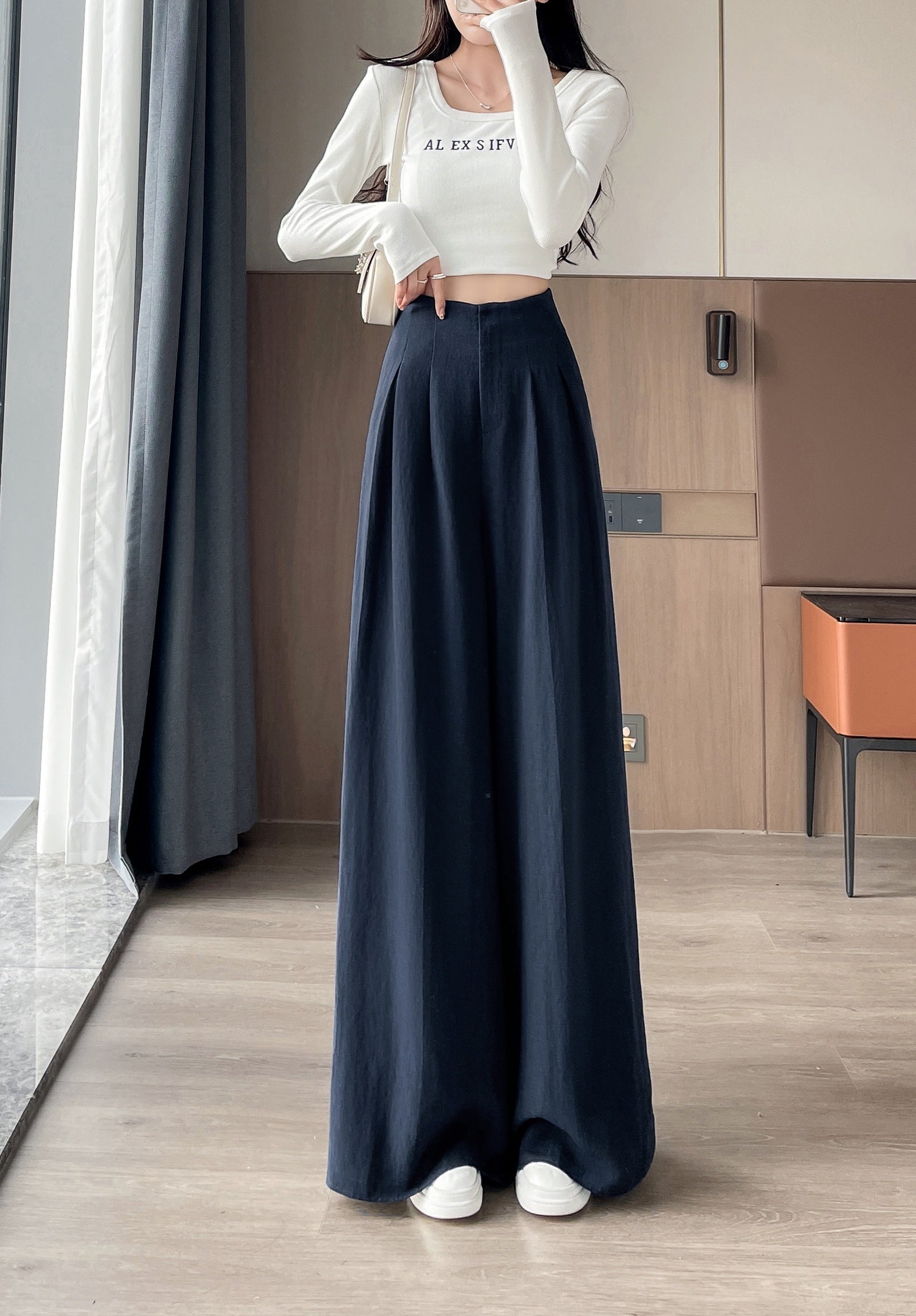 Wide-leg Trousers