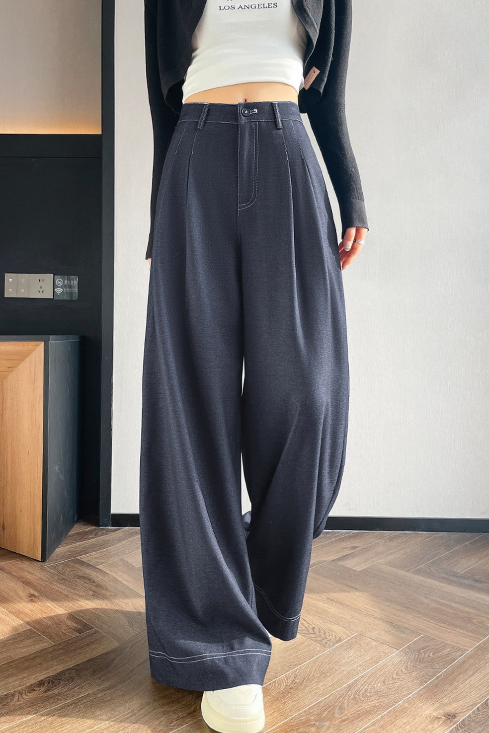 Wide-leg Pants