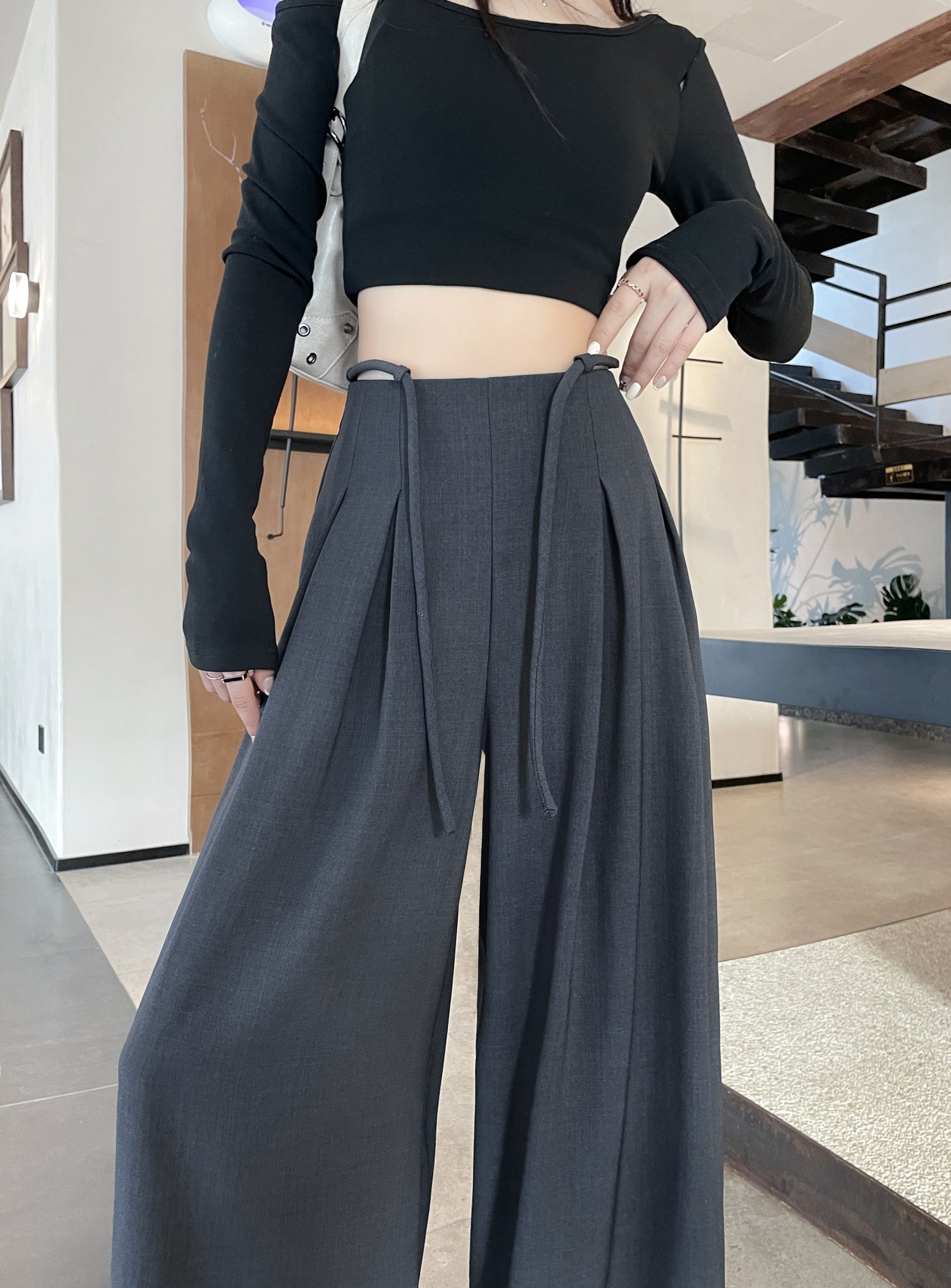 Wide-leg Pants