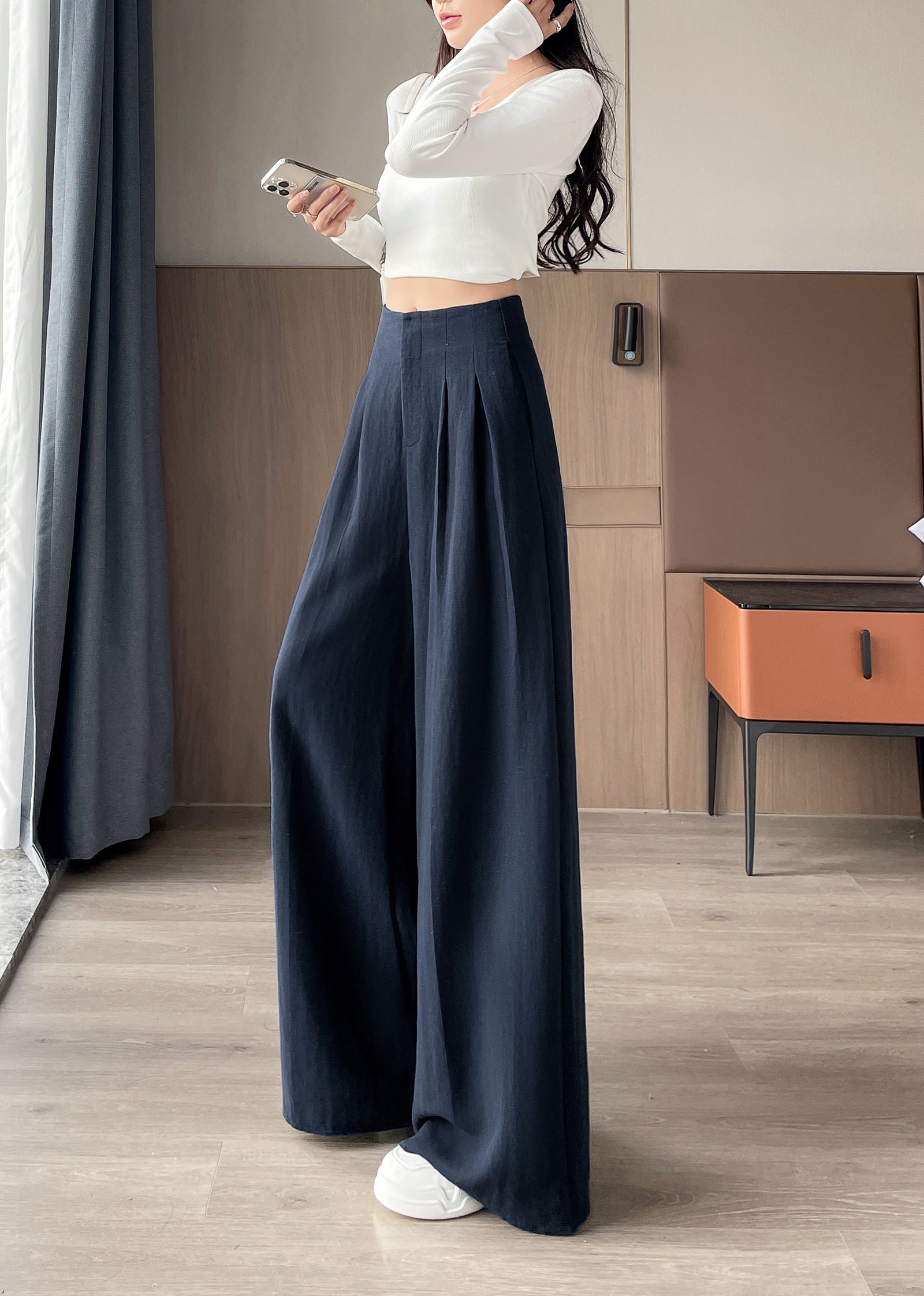 Wide-leg Pant